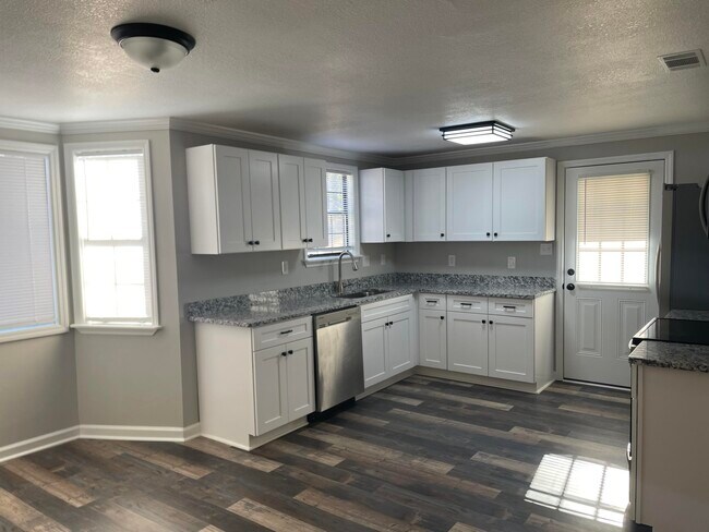 Building Photo - 325 Hackamore Trail