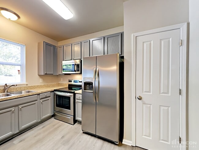 Building Photo - 7839 Baylis Dr