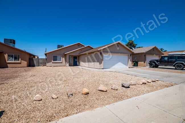 Building Photo - HUALAPAI MOUNTAIN FOOTHILLS HOME