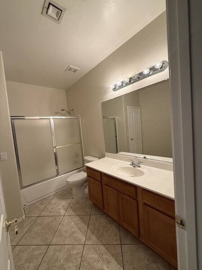 Building Photo - 4168 E Rainbow Dr