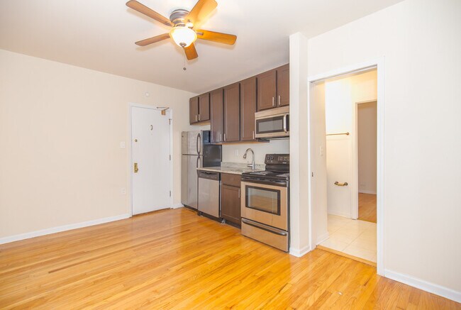 Building Photo - 1504 N Dearborn Pkwy