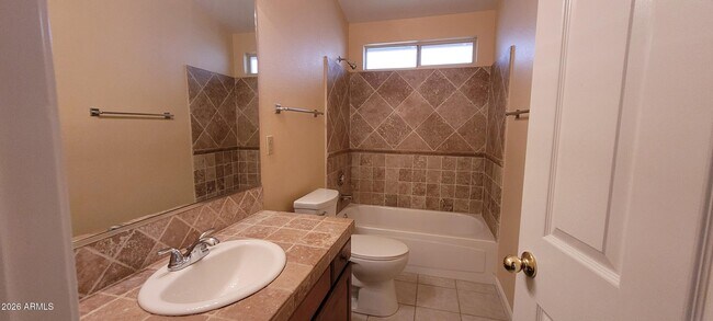 Building Photo - 2838 E Calavar Rd