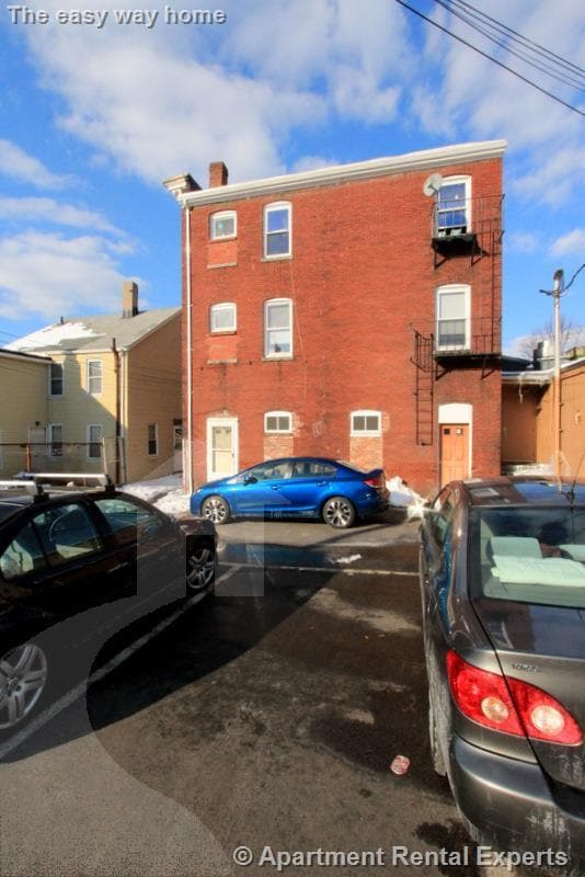 Building Photo - 10 Winter St