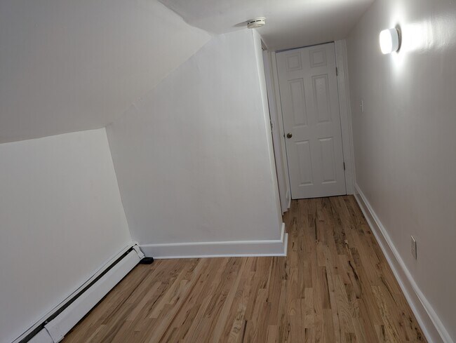 Building Photo - 64 Liberty St