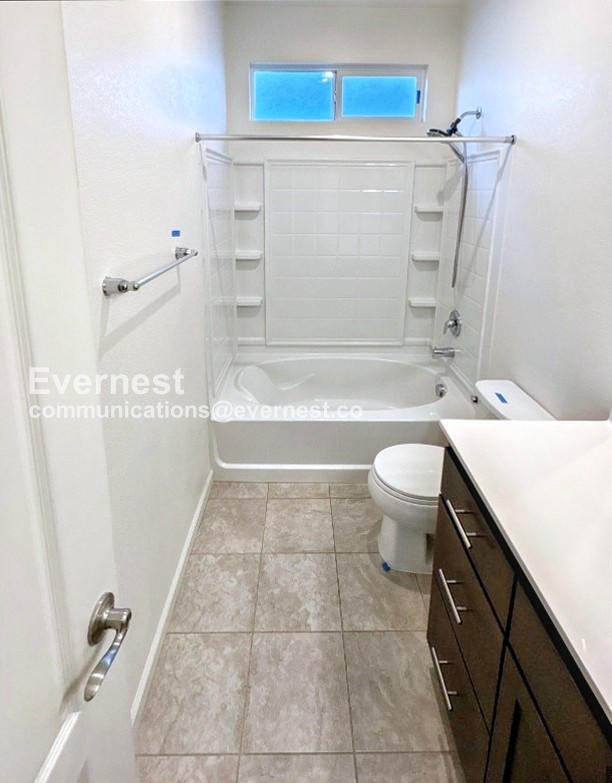 Building Photo - 60 Regency Pl