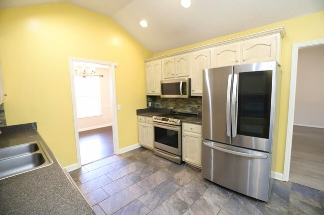 Building Photo - 2605 Turningleaf Ln