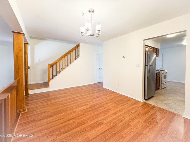 Building Photo - 438 Oak Knoll Dr