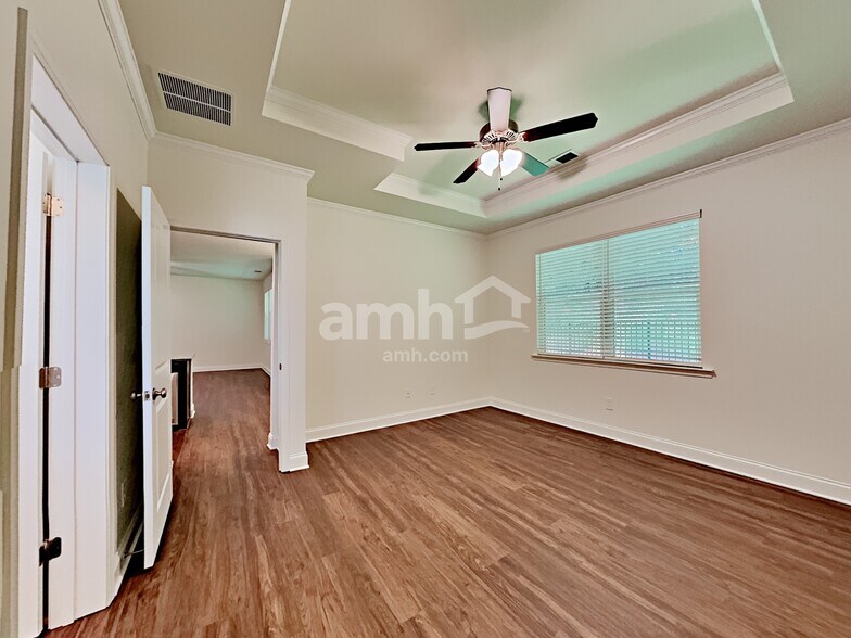 Building Photo - 5060 Canyon Creek Way