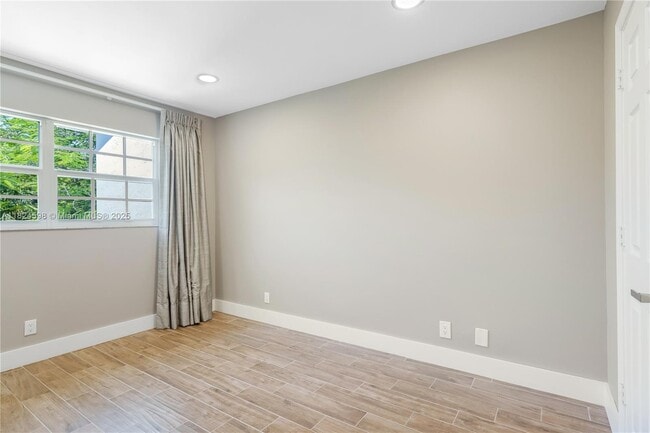 Building Photo - 1707 E Las Olas Blvd