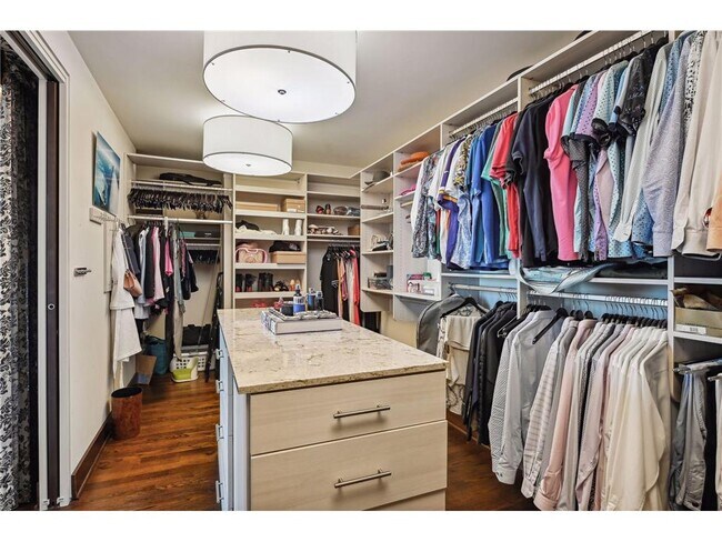 Building Photo - 201 S 11th St