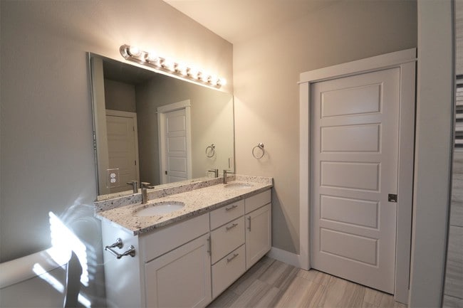 Building Photo - 2023 S Florida Way