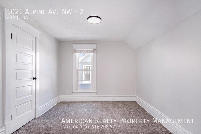 Building Photo - 1021 Alpine Ave NW