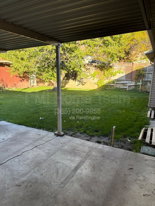 Building Photo - 245 Abrams Way