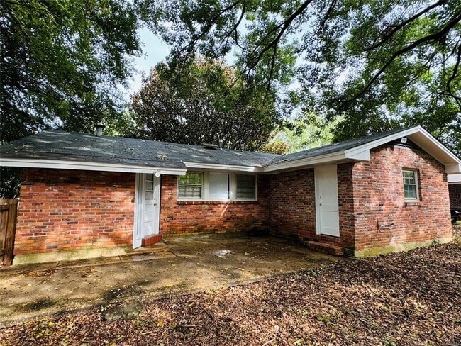 Building Photo - 1106 Lombard Dr