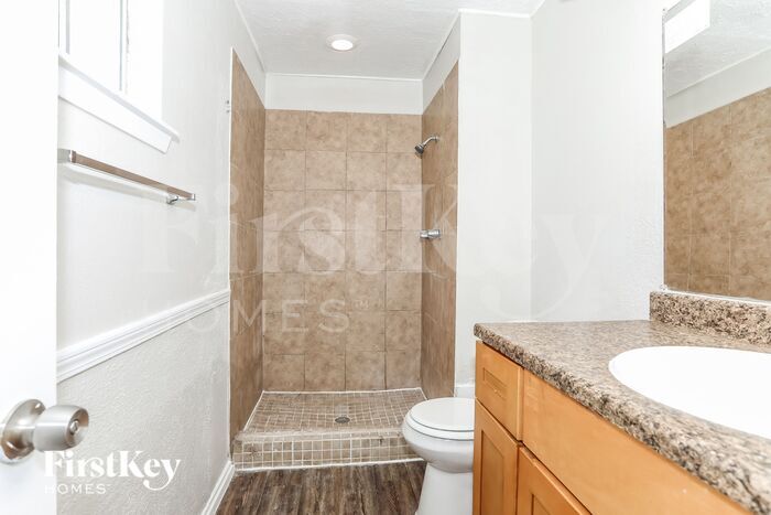 Building Photo - 22519 Rockgate Dr