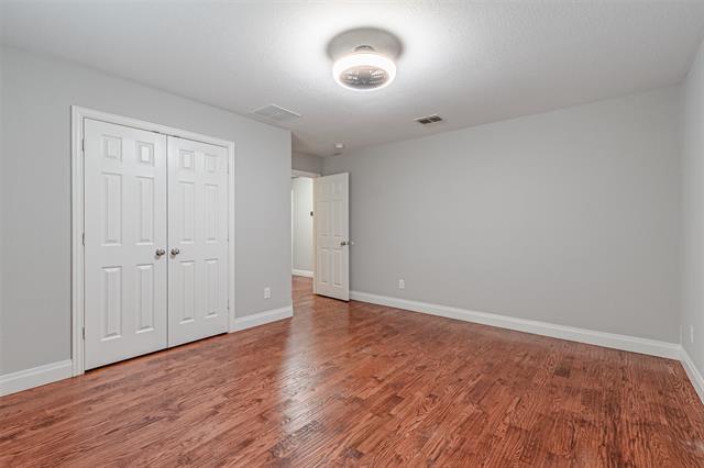 Building Photo - 2022 Highland Dr