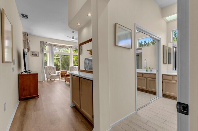 Building Photo - 37468 Westridge Ave