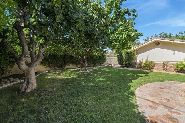 Building Photo - A stunning custom estate nestled in the pr...