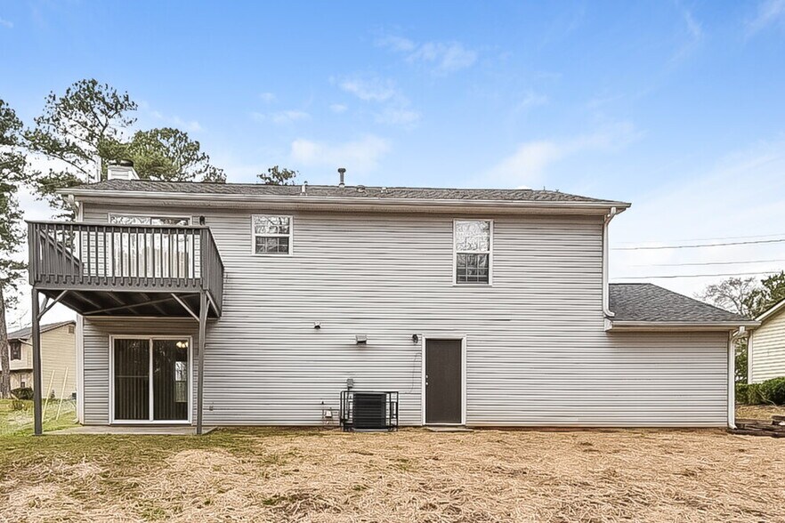 Building Photo - 2032 Lown Farm Ln