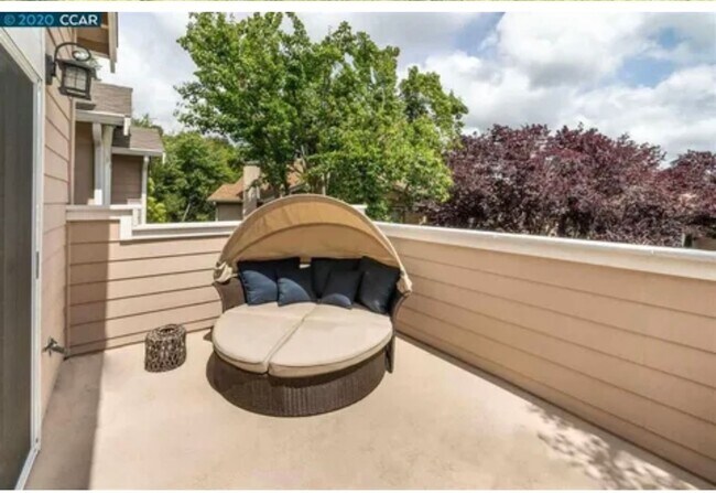 Building Photo - Two Bedroom/Two Bathroom Condo Available i...