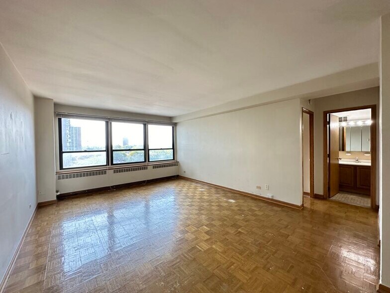 Building Photo - 4180 N Marine Dr