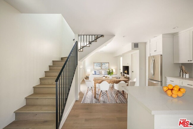 Building Photo - 535 Beloit Ave