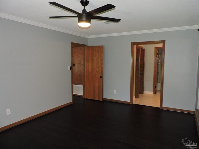 Building Photo - 1270 Palisade Rd