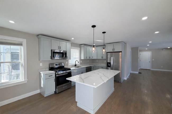 Building Photo - 67 Keayne St