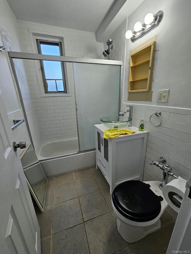 Building Photo - 1507 Metropolitan Ave