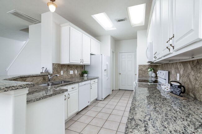 Building Photo - 63 Summer Haze Cir