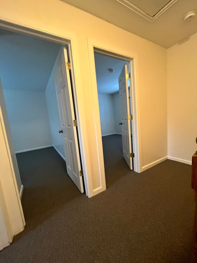 Building Photo - 425 Dorset St