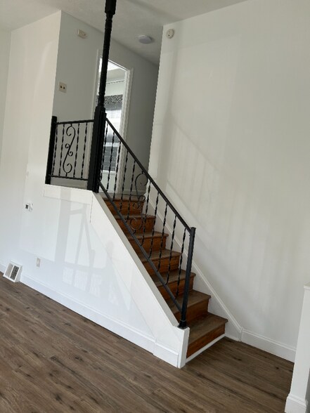 Building Photo - 126 Fronefield Ave