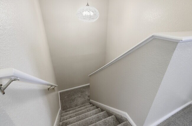 Building Photo - $2,735.95 - 3 Bed, 2.5 Bath Townhome in Aurora with In Unit Laundry!