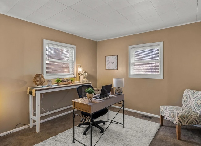 Building Photo - LOOK AT THIS GEM!  Schedule A Tour Today!!