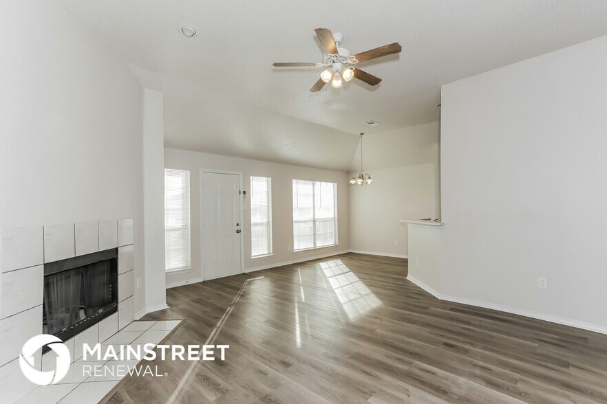 Building Photo - 1532 Linda Ln