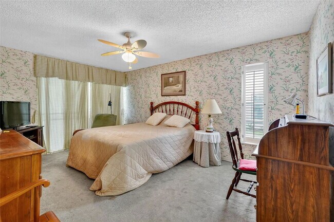 Building Photo - 2824 Summervale Dr
