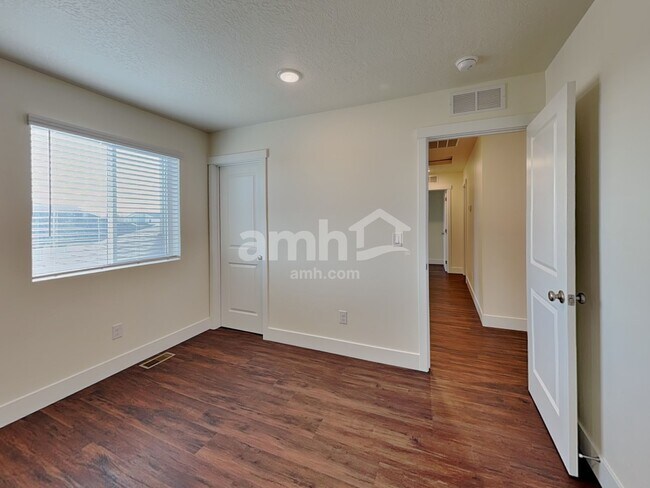 Building Photo - 9516 Aviara St