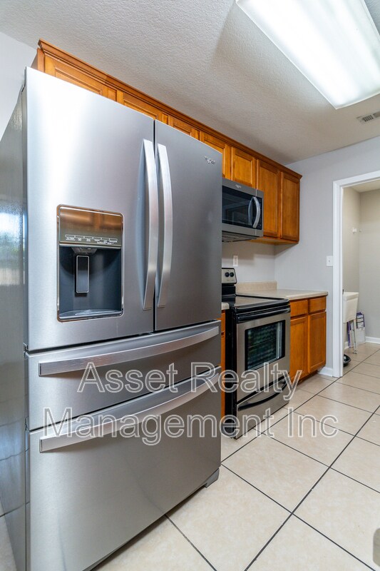 Building Photo - 4622 Ventura Dr