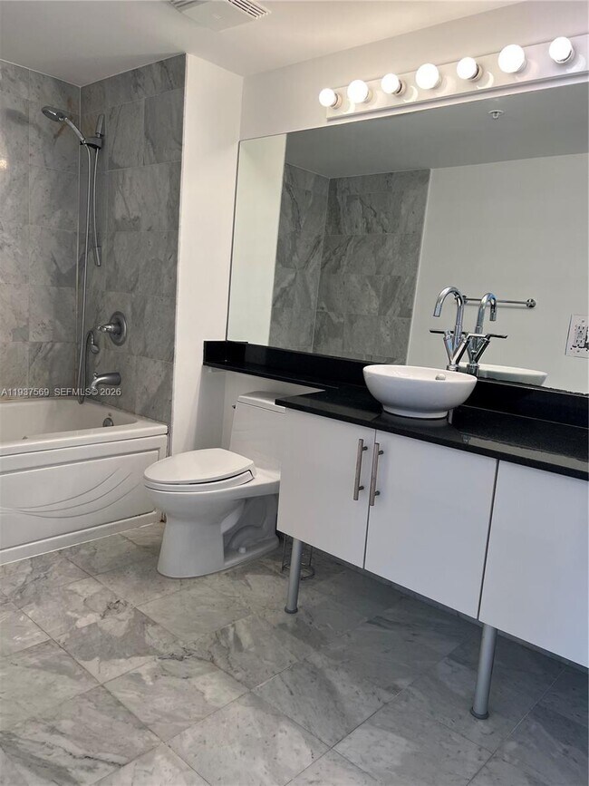 Building Photo - 31 SE 5th St