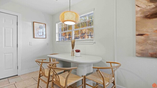 Building Photo - 209 Angelfish Ave.