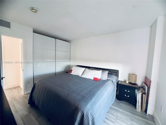 Building Photo - 900 SW 8th St