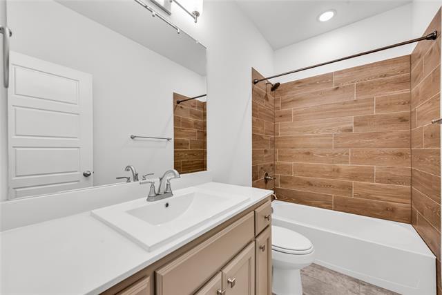 Building Photo - 4717 Piedras Lanzar Dr