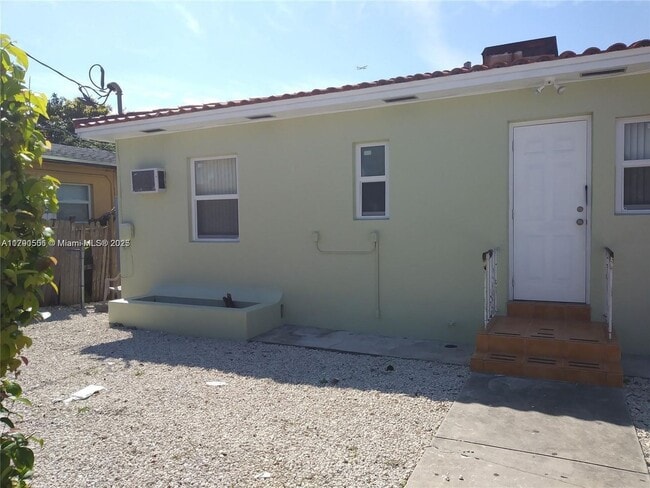 Primary Photo - 503 SW 19th Ave