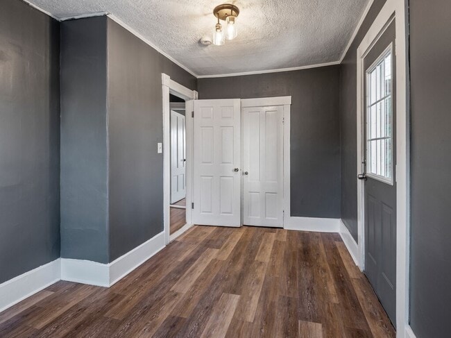 Building Photo - 52 Moran St