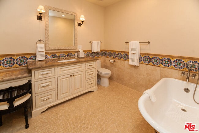 Building Photo - 12140 Summit Ct