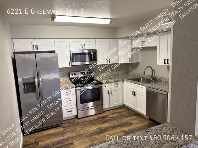 Building Photo - 6221 E Greenway St