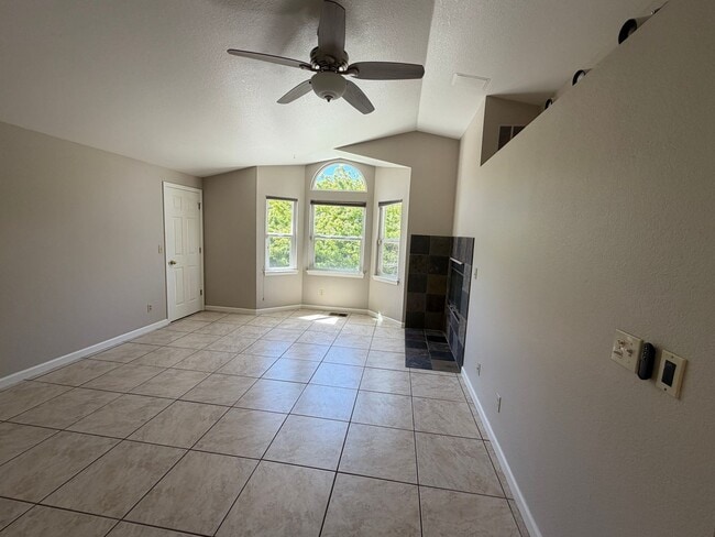 Building Photo - 3110 Sweet Clover St
