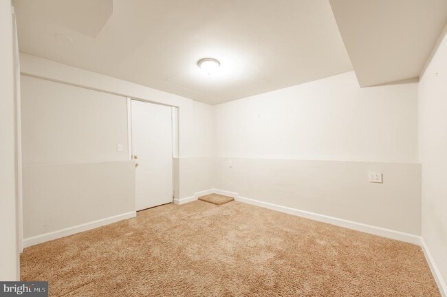 Building Photo - 1709 Dogwood Dr