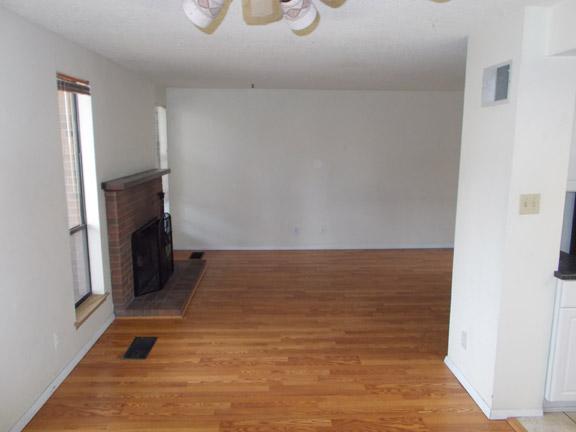 Building Photo - 31 Lakeshore Dr NE