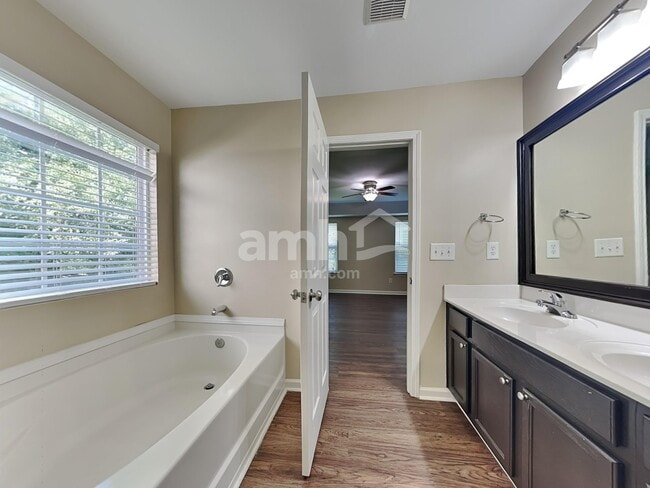 Building Photo - 5729 Brookfield Pointe Dr